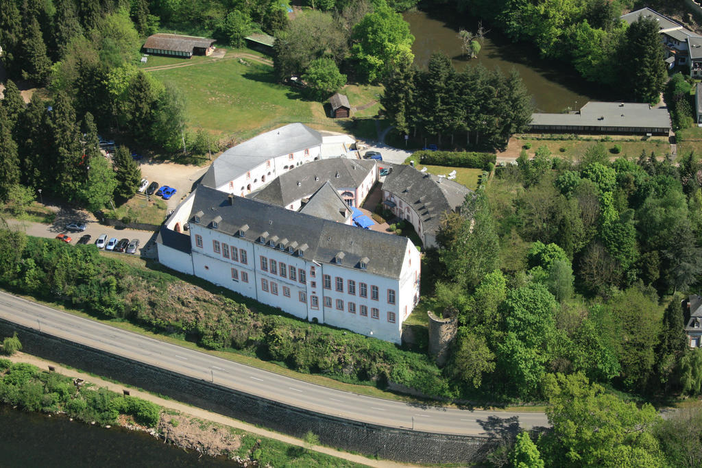 Hotel Burg Bollendorf Exterior photo